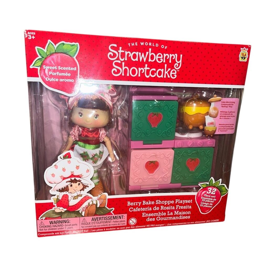 The World of Strawberry Shortcake Berry Bake Shoppe Playset 32 Pcs Set